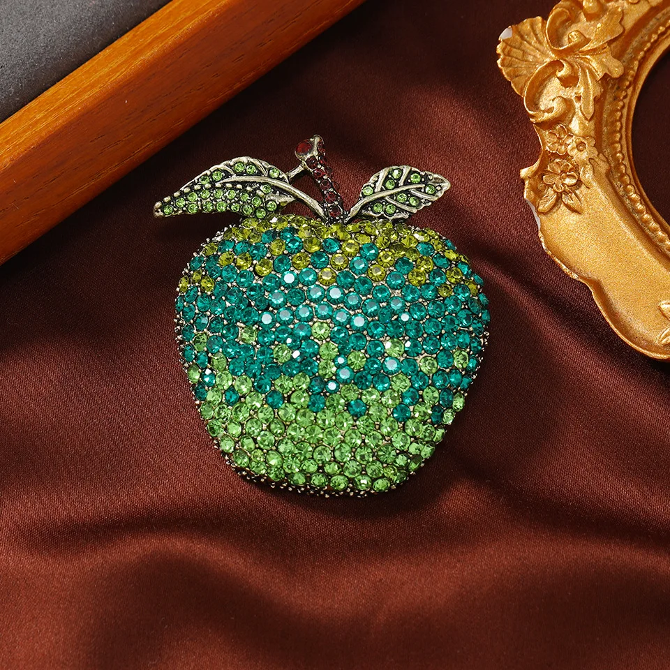 New Full Rhinestone Gradient Christmas Eve Apple Brooches Sparking Luxury Jewelry Design Fruit Brooch Pins Clothing Accessories