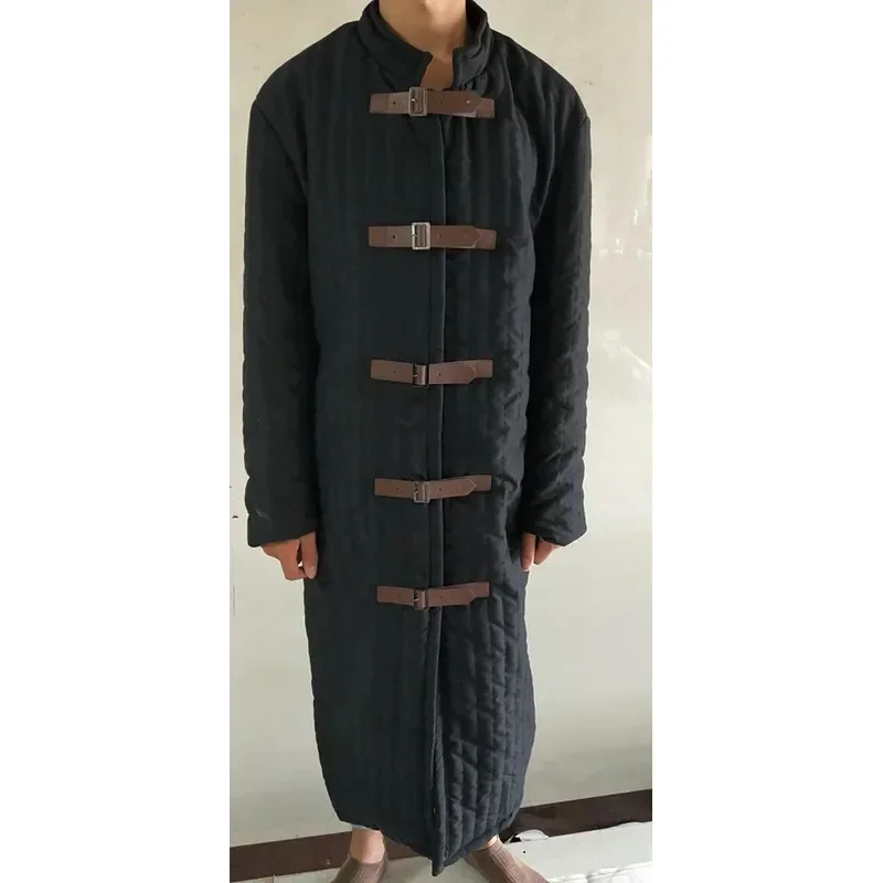 أزياء فرسان المحارب في القرون الوسطى لعام 2025 أزياء Larp Gambeson Doublet معطف درع للرجال سترة تنكرية معركة Aketon لزي جديد xjr89