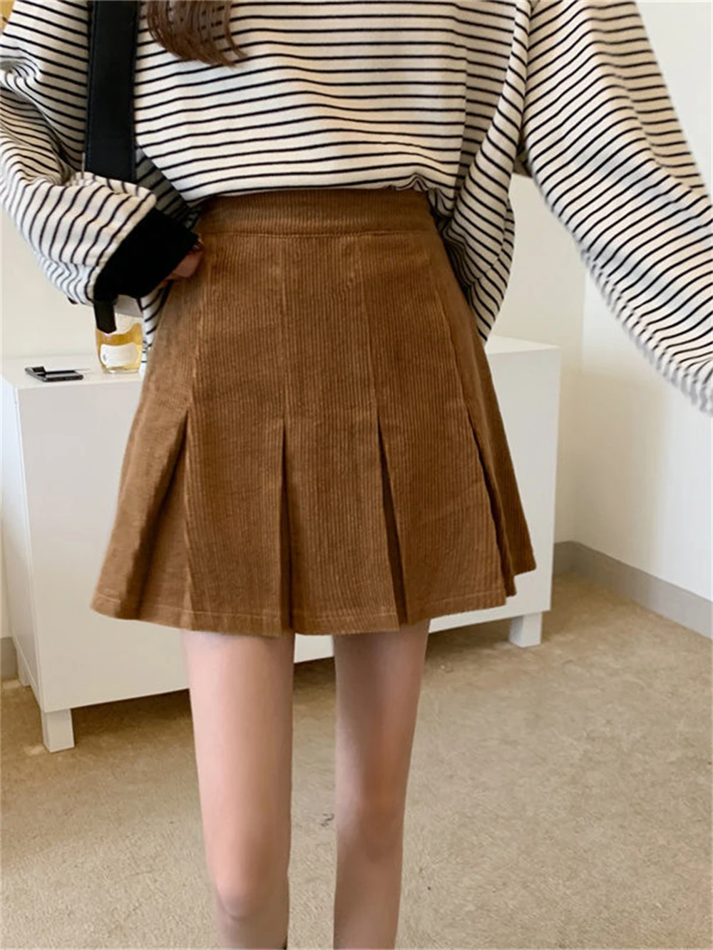 Women Autumn Vintage Pleated Corduroy Skirt Winter Korean Fashion Streetwear High Waisted Preppy Style Kawaii Casual Mini Skirts