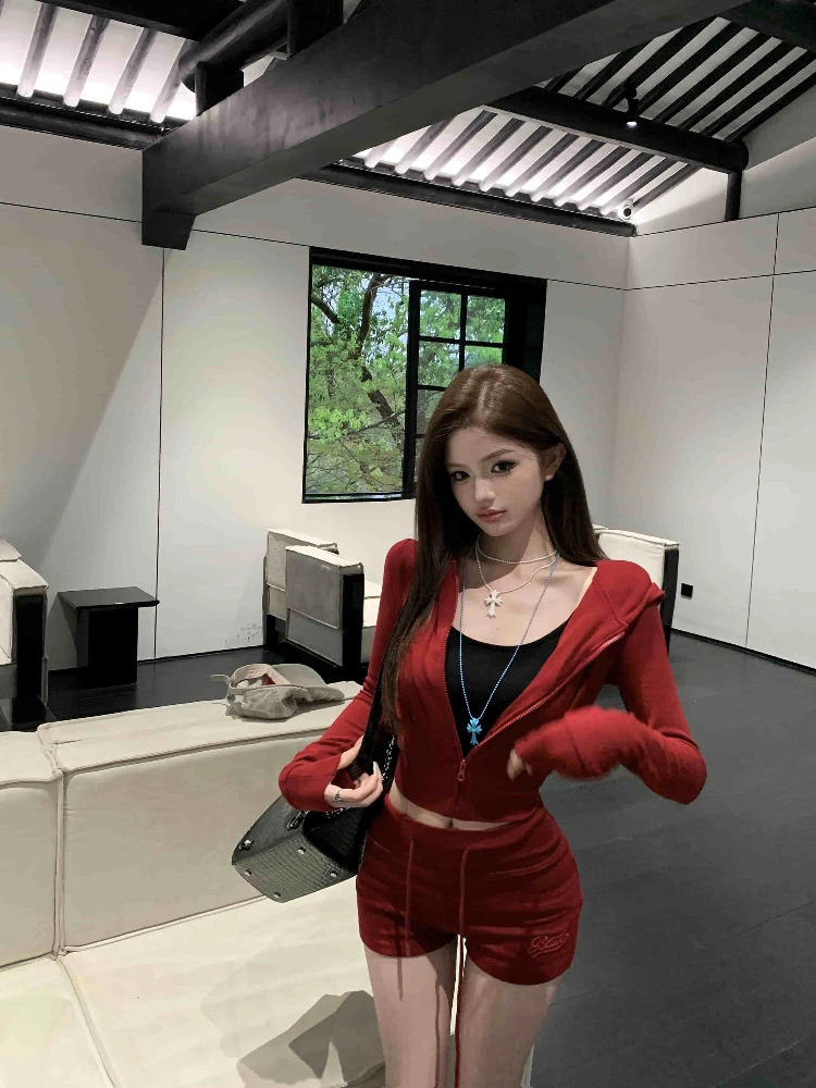 

Casual sports suit spicy girl hooded long sleeved sweatshirt jacket women's summer outfit red straight shorts two-piece set