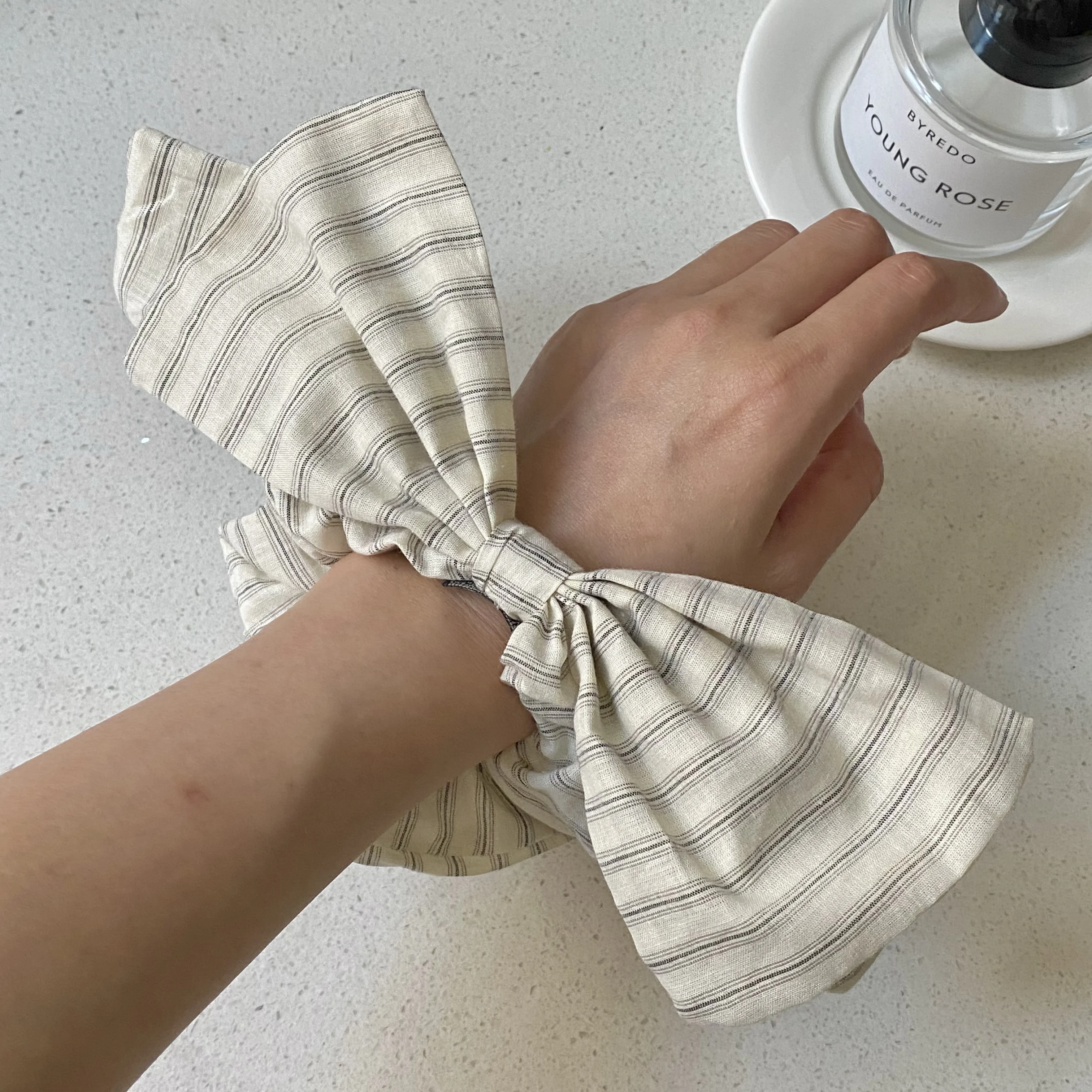 1 шт., мягкая резинка для волос в бежевую полоску с бантом в корейском стиле — модная минималистичная повседневная резинка для волос для низкого хвоста и ухода