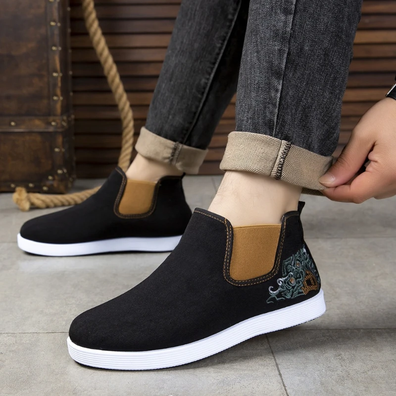 

New Men's Old Beijing Cotton Shoes Embroidered Fleece Lined Casual Slip on Anti Slip Lightweight Dad Warmth Enhanced Flat Shoes