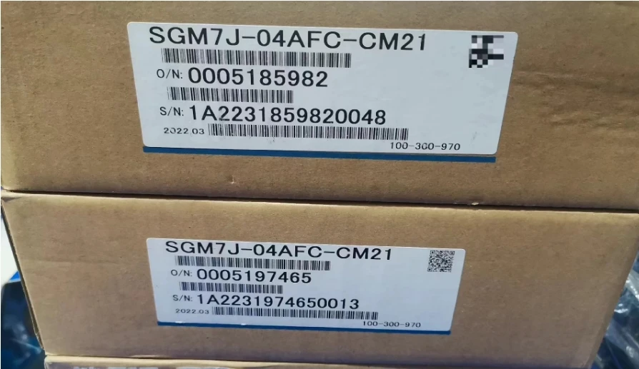 YASKAWA SERVO MOTOR  SGM7J-04AFC-CM21 400W