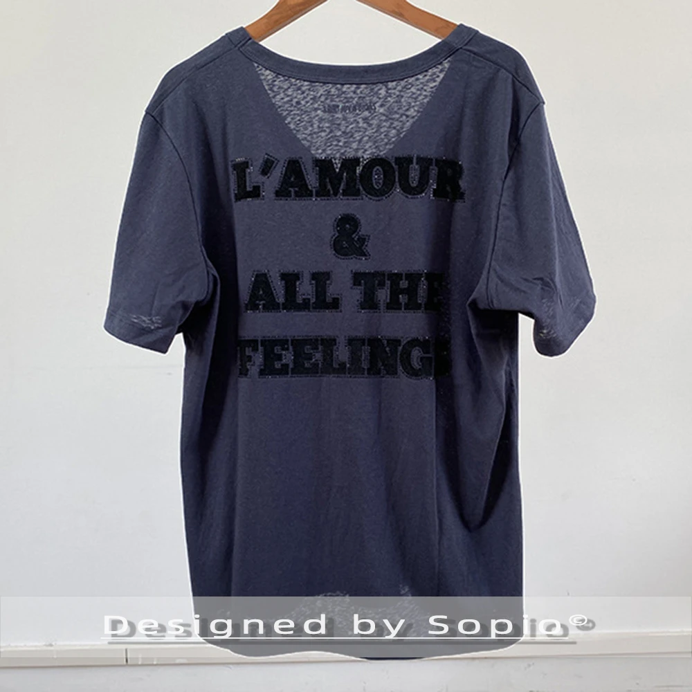 

Футболка с вышивкой букв, женская летняя одежда, свободные футболки с короткими рукавами и v-образным вырезом, топы, женские модные футболки, уличная одежда 2026