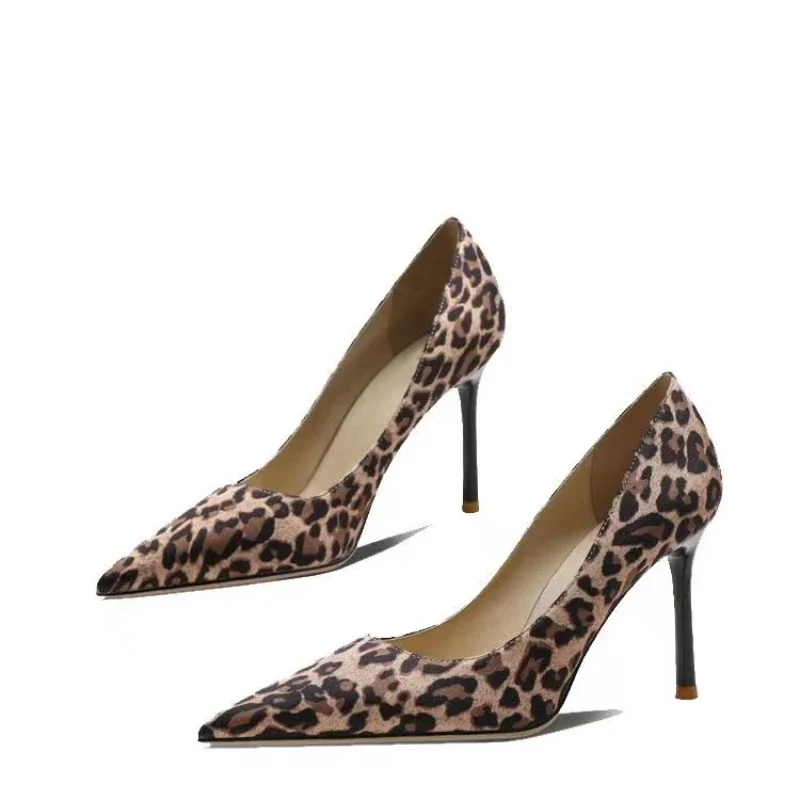 2024 New Fashion tacchi alti scarpe da ballo stampa leopardata Plus Size scarpe da donna con tacco a spillo a punta scarpe da donna per banchetti