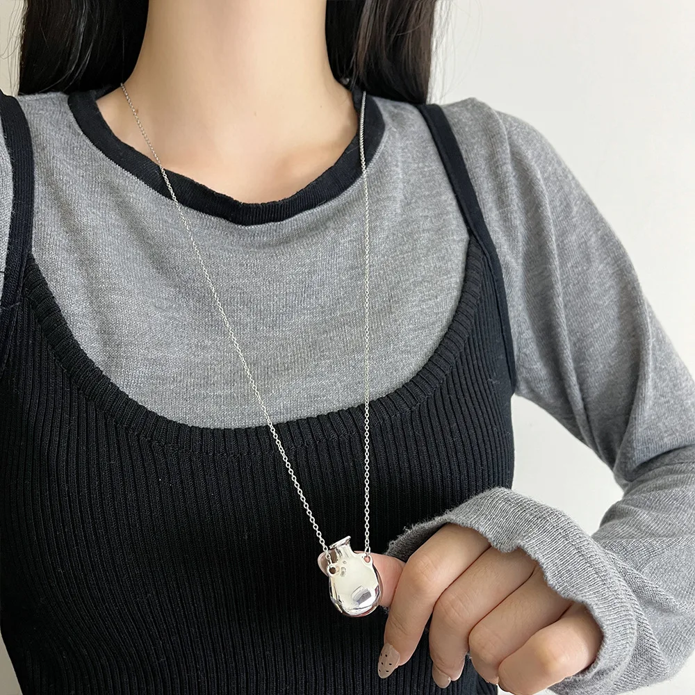 Metal Vase Pendant Long Necklace for Women 2024 New Autumn Winter Sweet Cool Girls Sweater Chain Fashion Accessory