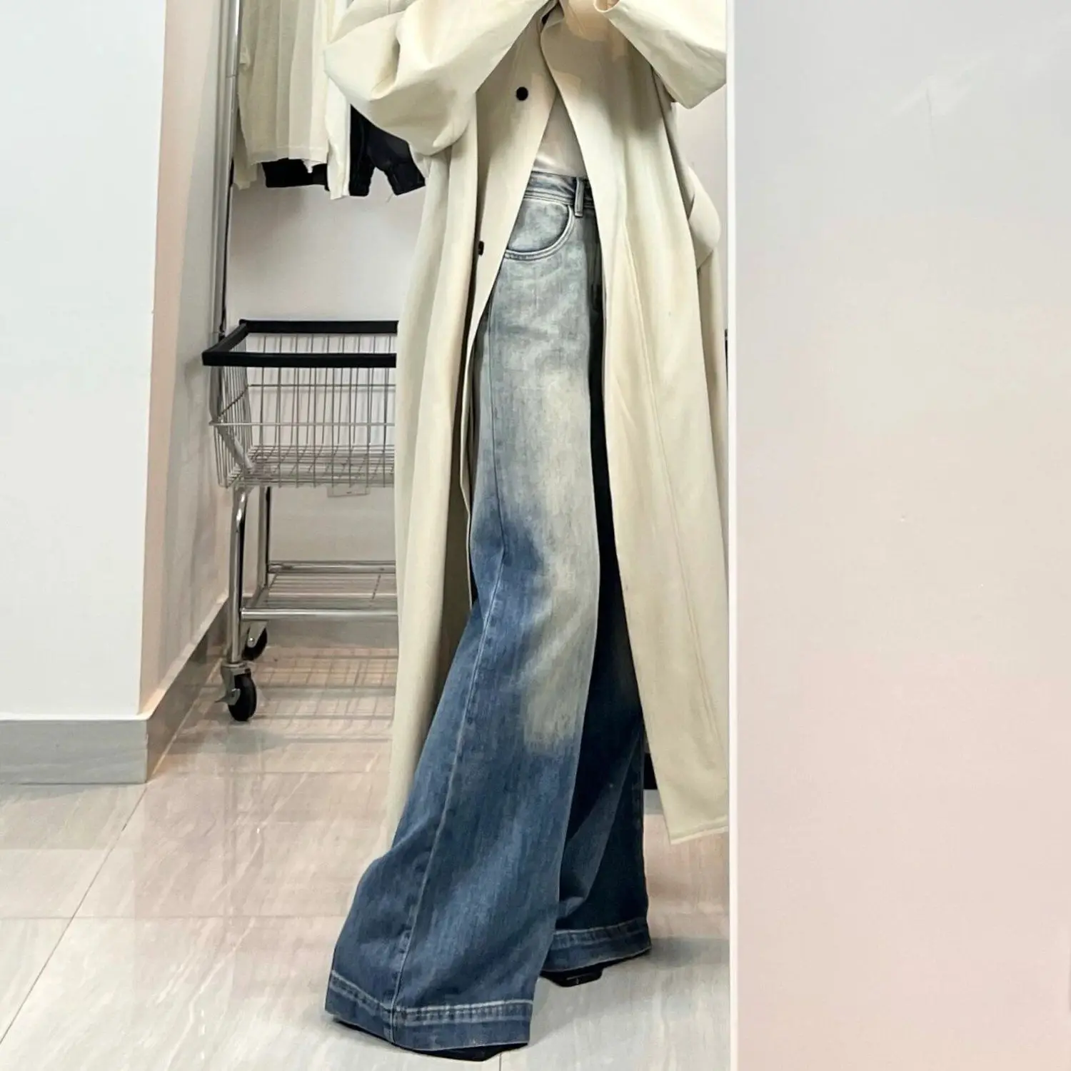 [Hot-selling in the store] Washing gradual change of flared jeans for women, slightly fat in autumn mm casual loose and thin hig