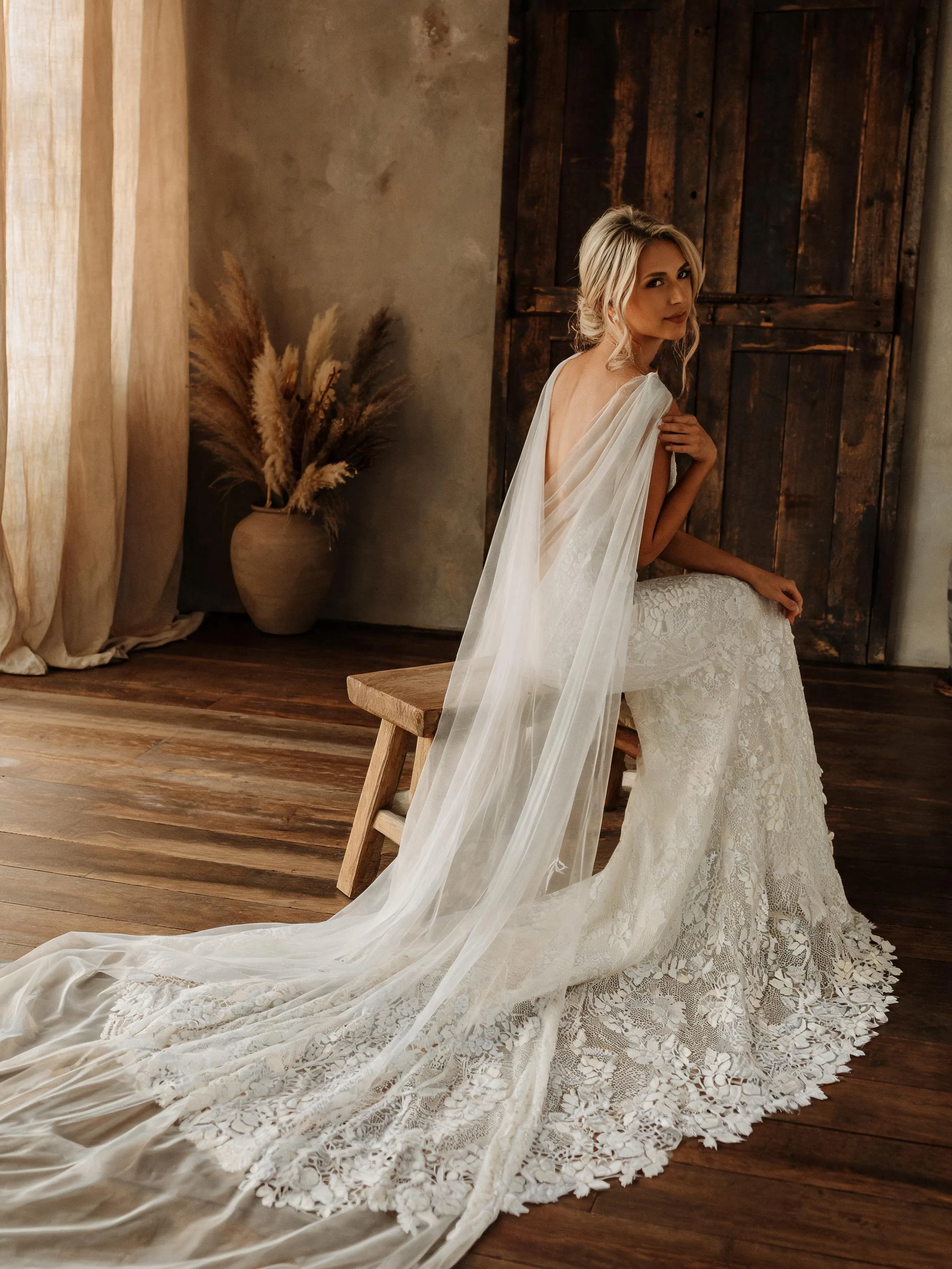Bridal Cape Detachable 300cm Cathedral Length Sheer Tulle Shoulder Wrap Wedding Train Ivory White Elegant for Bride GP41GP41