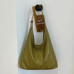 Large Capacity women's bag, New Fashionable Shoulder bag, Simple And fashionable, Large Capacity Commuting Tote women's Bag