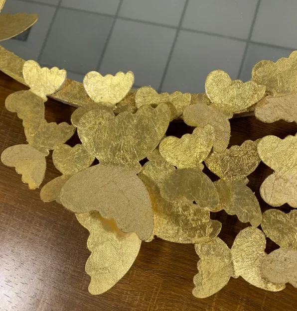 مرآة أجهزة جديدة مصنوعة يدويًا بحرفية معدنية، مرآة مدخل صينية جديدة، جدار عتيق