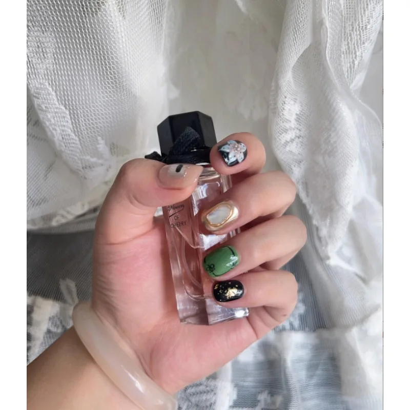 

10pcs Handmade Press-on Nail Short Square Round Gold-Edged Carved False Nail Green Valley Full Coverage Nail Tips for Women&Girl