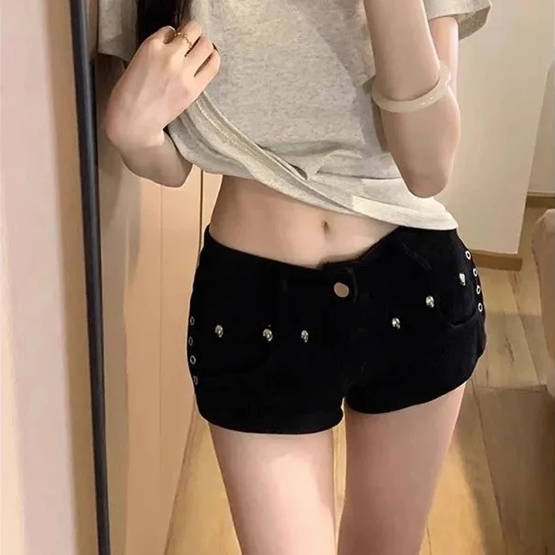 

American Retro Black Rivet Women Shorts Sexy Low Waist Skinny Denim Shorts Y2K Streetwear Personality Mini Jean Shorts 2025 New