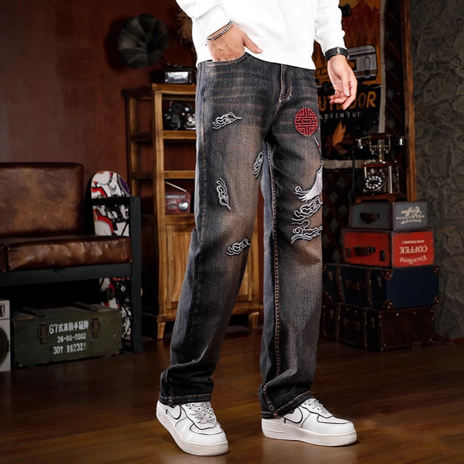 Vintage Moto Biker Jeans Men 44 Plus Size Multi-pocket Cargo Denim Pants Fashion Casual Crane Embroidery Jeans Straight Pants