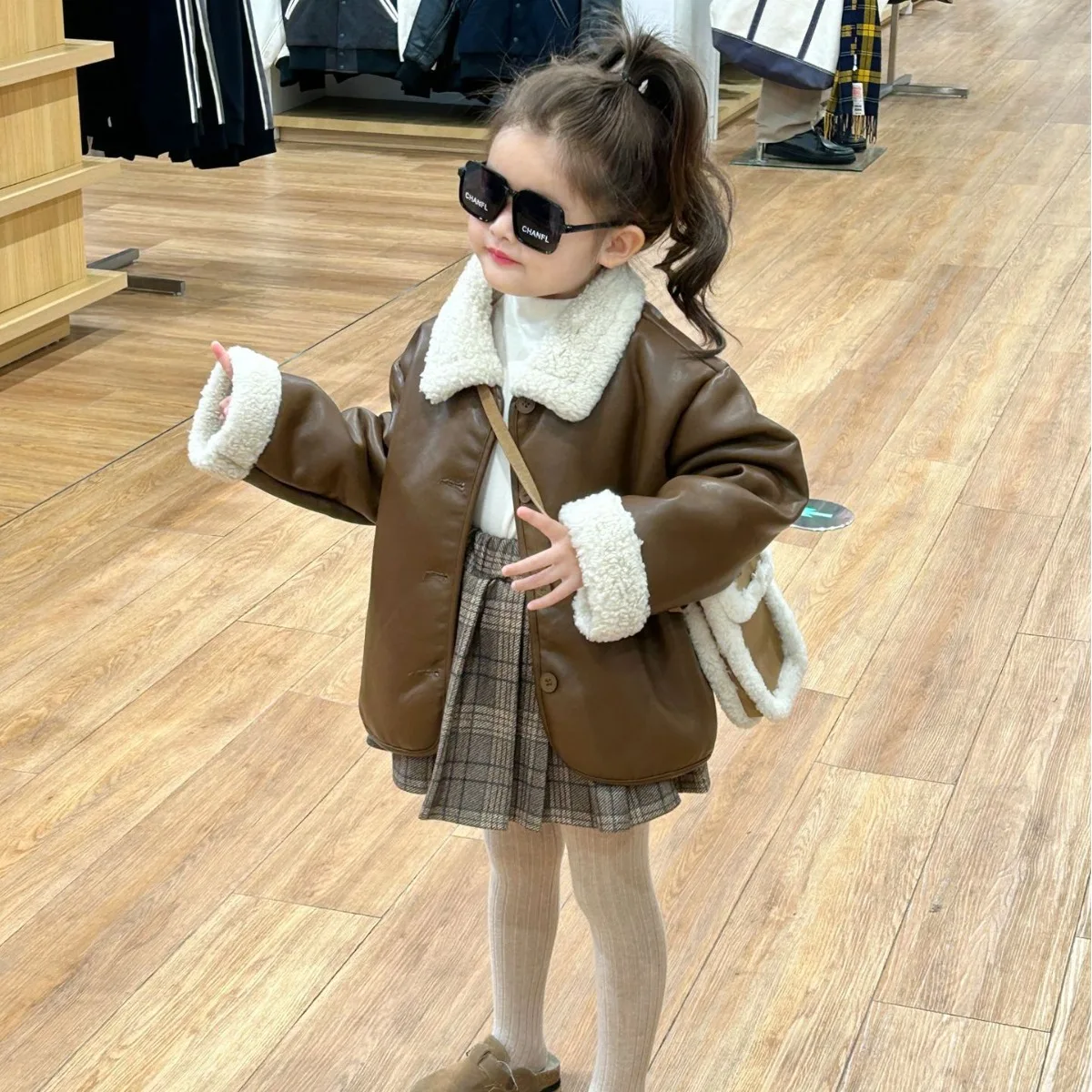 Girls Coat Top 2023 Winter New Korean Style Childrens Clothing Girls Lamb Wool Coat Plus Fleece Lined Thickened Leather Coat