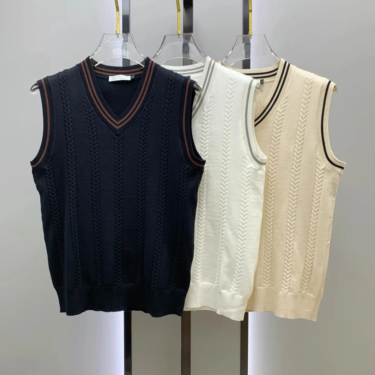 

BC Итальянский повседневный мужской вязаный жилет без рукавов с v-образным вырезом