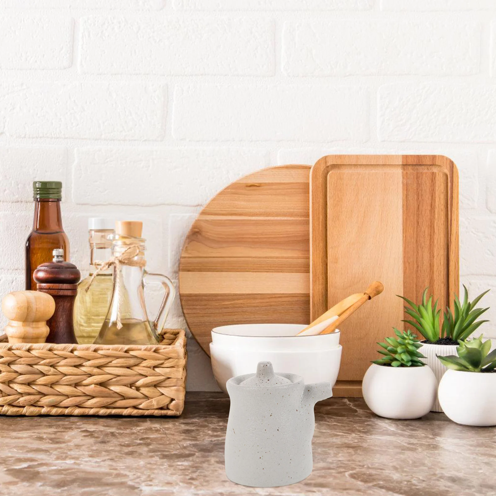

Ceramic Soy Sauce Dispenser Japanese Style Condiment Bottle for Sushi Vinegar Oil Storage Kitchen Seasoning Jar Leakproof Spout