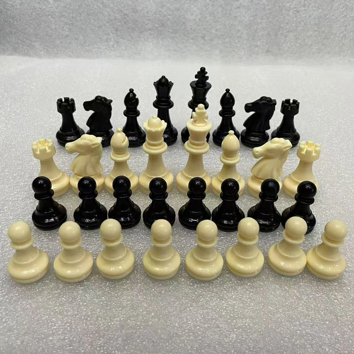 1 Set 32pcs Plastic International Chess Pieces King Heigth 65mm/75mm Chessmen Figurine Pieces Portable for Travel Classic Board