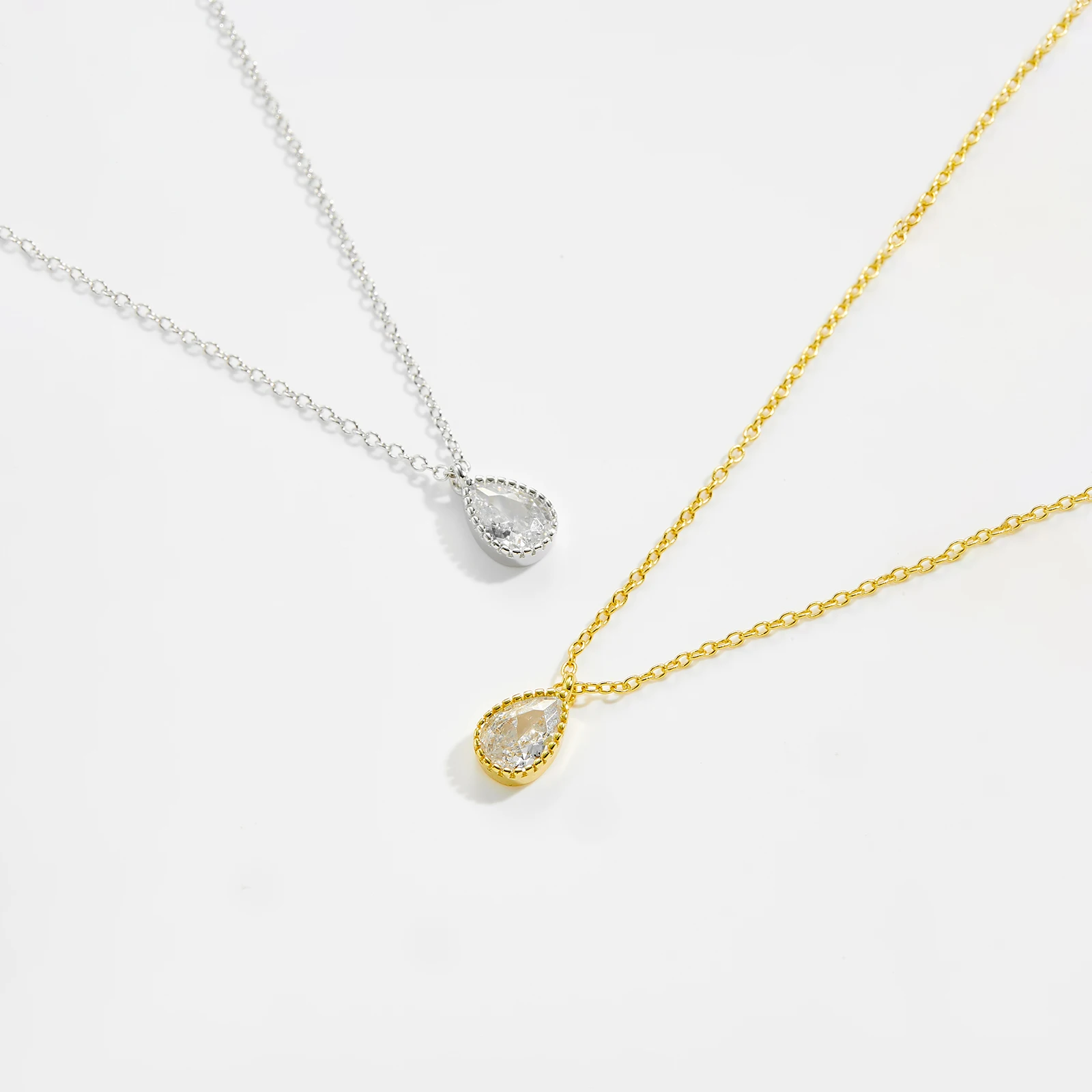 ANDYWEN 925 Sterling Silver Gold Ovals Wisiorek Naszyjnik 4 * 6mm Luksusowy wisiorek ZIrcon CZ Charm Wisiorek 40cm Łańcuch Naszyjnik Biżuteria Prezent — zdjęcie 4