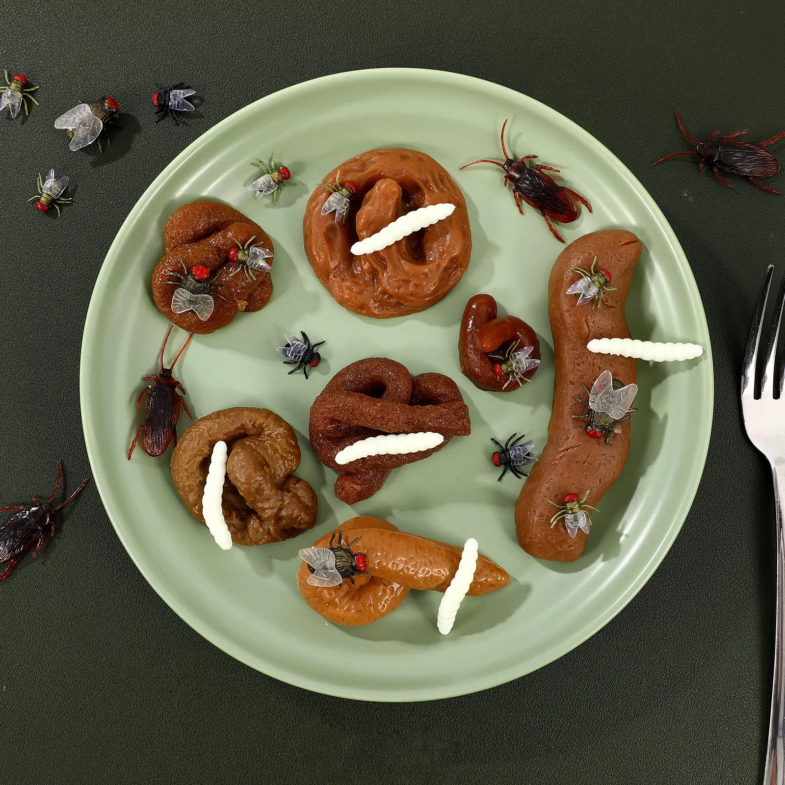 

Набор реалистичных муляжей: личинки, мухи, тараканы – реквизит для розыгрышей на День смеха и Хэллоуин, для вечеринок и шуточных приколов