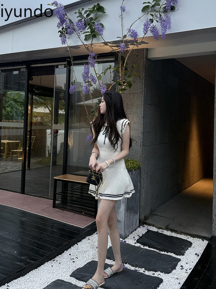 ชุดเดรสถักนุ่มสไตล์ Preppy สีกรมท่าของผู้หญิงพร้อมแขนเล็กและรายละเอียดคาดเข็มขัด - ชุดเดรสลําลองสตรีฤดูร้อน