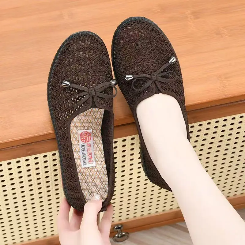 صيف جديد المرأة شقة وحيد شبكة حذاء كاجوال لينة وحيد عدم الانزلاق الضحلة الانزلاق على ضوء جولة تو أحذية منتصف العمر وكبار السن