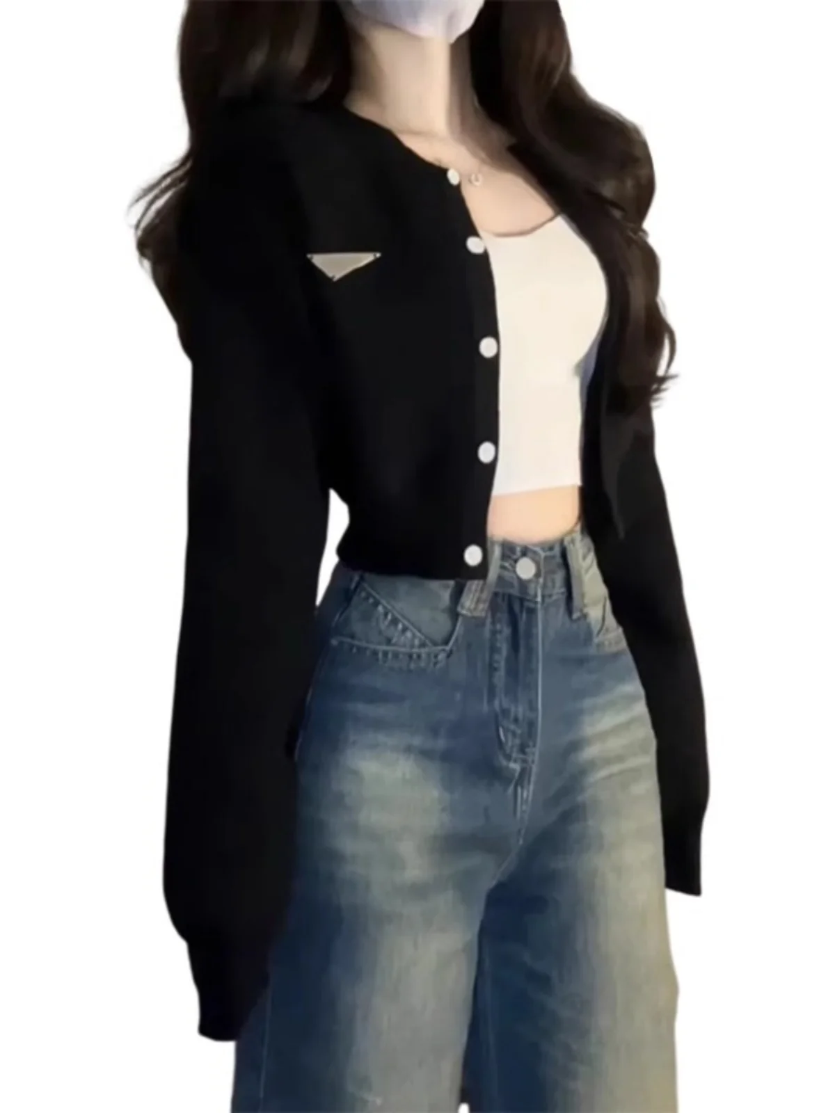 Black Short Knitted Sweater Coat Women\'s Early Autumn 2024 New Thin Small Outerwear Cardigan Top Korean Style Commute Fashion