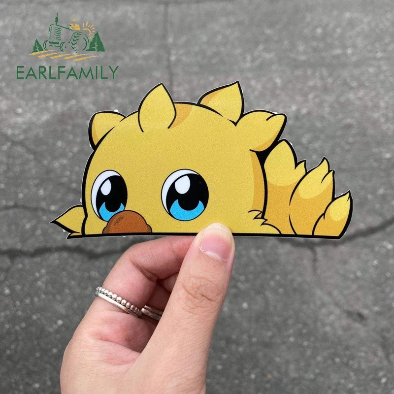 

EARLFAMILY 13 см x 7 см мультяшный Chocobo Peeker Автомобильная наклейка Chibi большая голова переводка JDM окно автомобиля бампер украшение