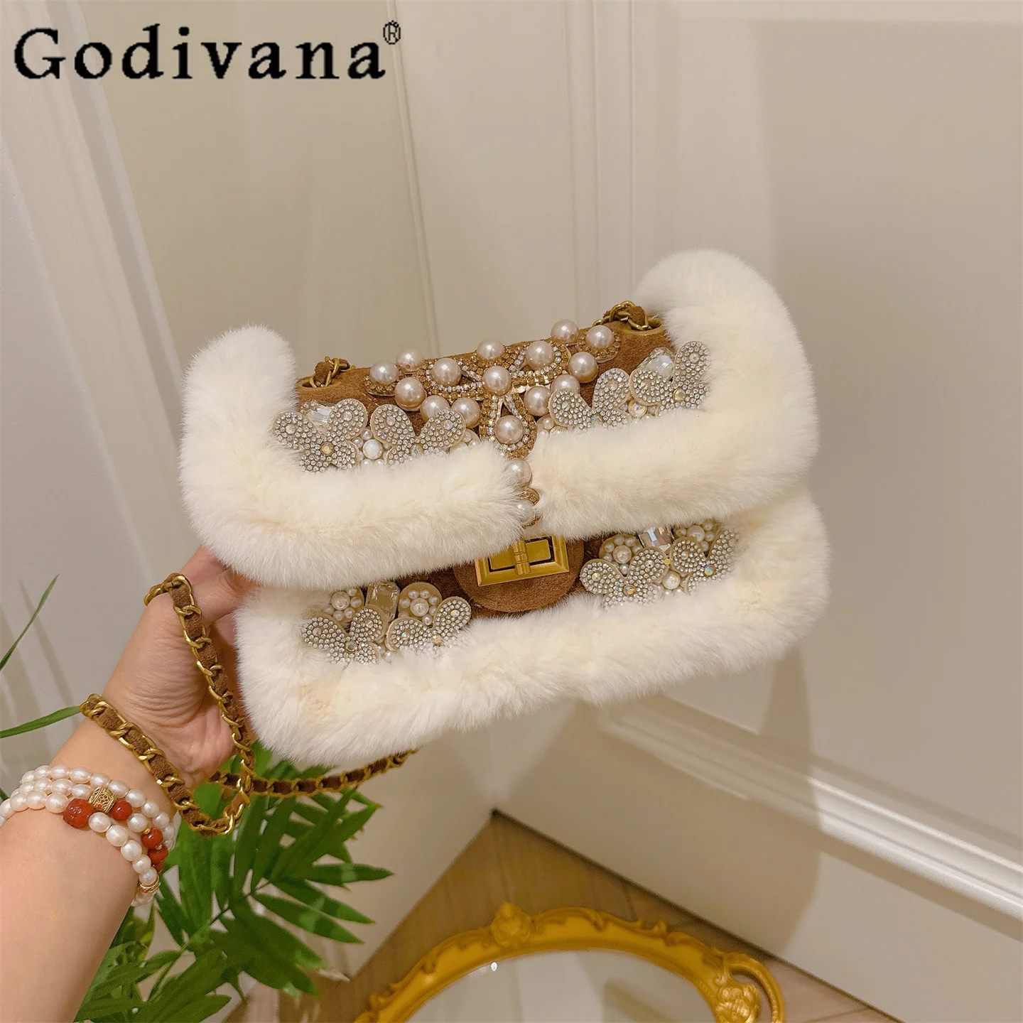 

Autumn New Sweet Girl Furry Shoulder Bag for Women 2025 Fashion Heavy Craft Rhinestone Versatile Light Luxury Small Square Bag