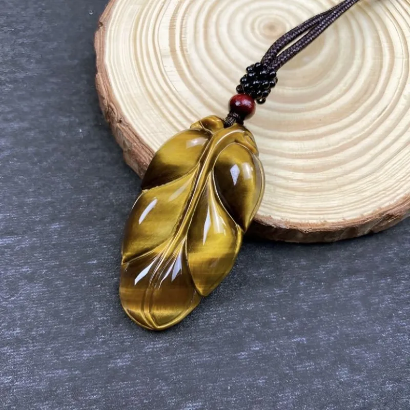 

Подвеска из натурального камня тигрового глаза с золотыми ветками и нефритовыми листьями, модное и универсальное ожерелье для мужчин и женщин