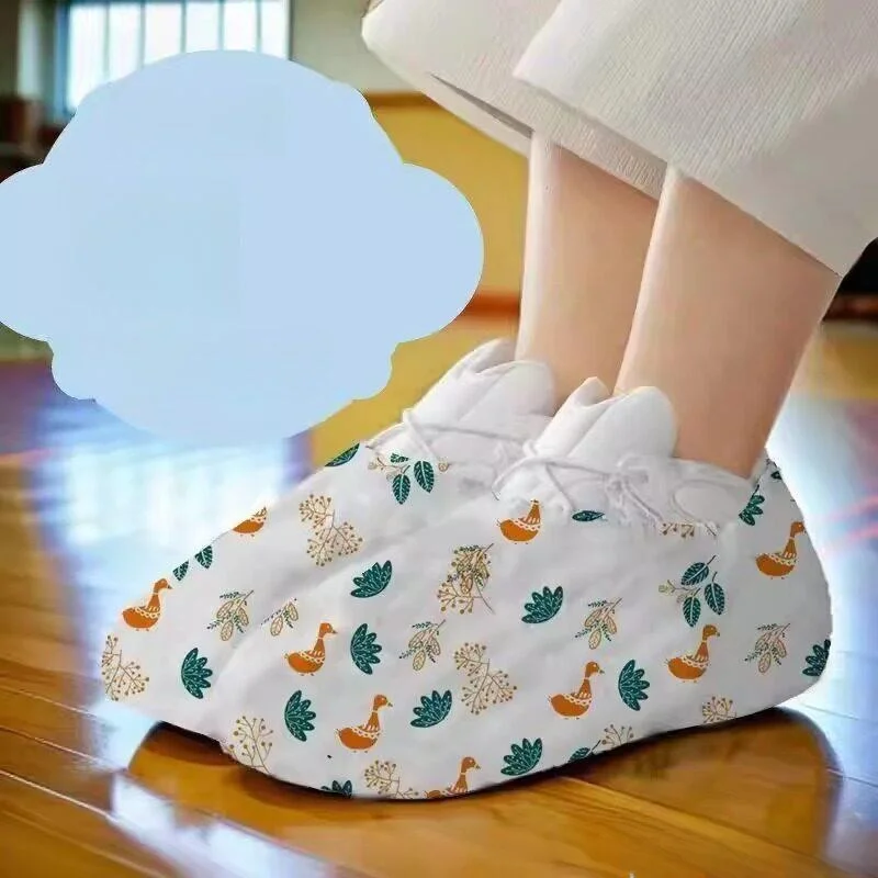protege-chaussures-jetables-epaissis-pour-interieur-anti-poussiere-antiderapants-resistants-a-l'usure-motif-dessin-anime-pour-adultes-etudiants-invites-reutilisables