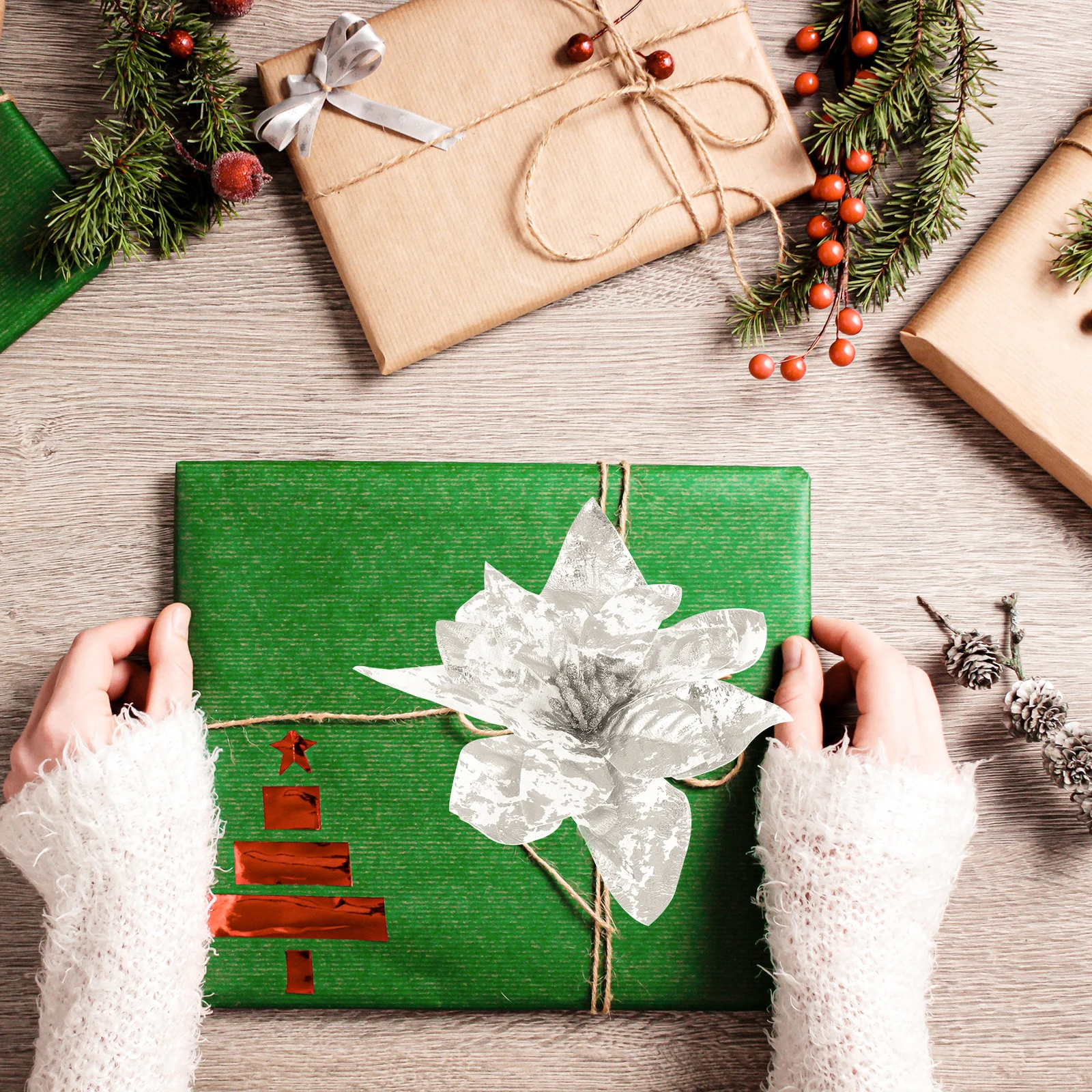 

4Pcs Christmas Flower Decoration Simulated Fake Flowers Xmas Tree Decor Bright Color Vivid Delicate Ornament Christmas Party