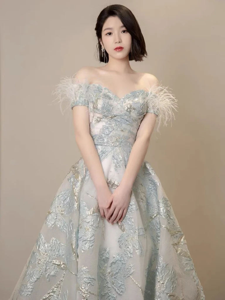 Vestidos de celebridades con estampado de plata azul, cuentas de flores, escote corazón, una línea de plumas, hombros descubiertos, lujo, fiesta Formal, noche, baile de graduación