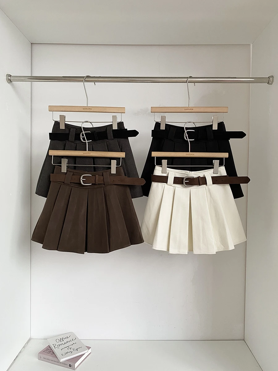 

Slimming High Waist Short Skirt with Belt Korean Style Fashionable Polyester Fiber Commute Pure Color Bicolor Pleated Skirt