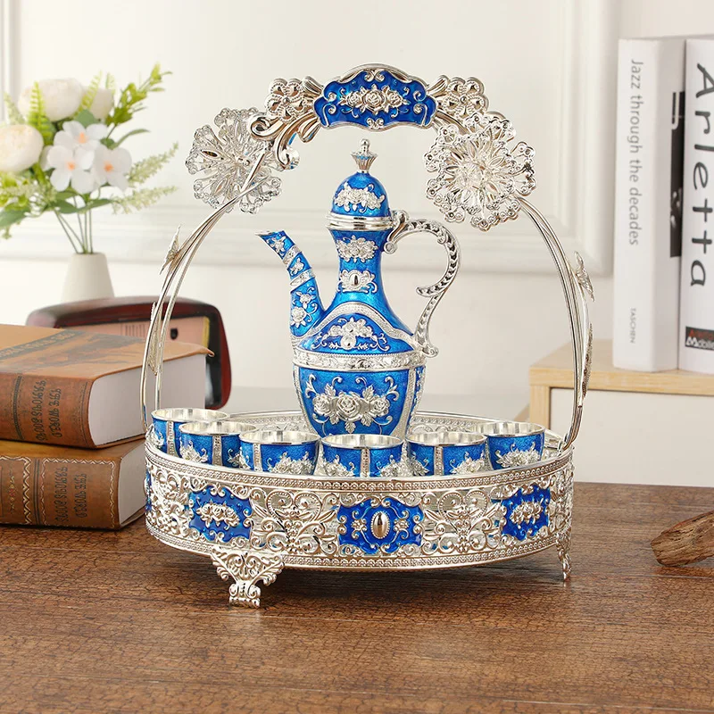 

European-style Exquisite Carved Wine Set, Creative Table Ornaments, and Retro Court-style Wine Pot Handicrafts.