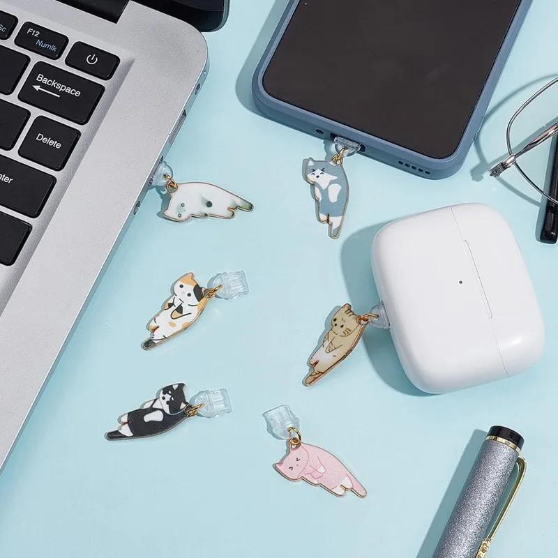 

Пылезащитная заглушка с подвеской в виде кота, универсальная крышка порта зарядки для телефона, пылезащитная крышка, декоративная защита с милым котенком для телефона, планшета