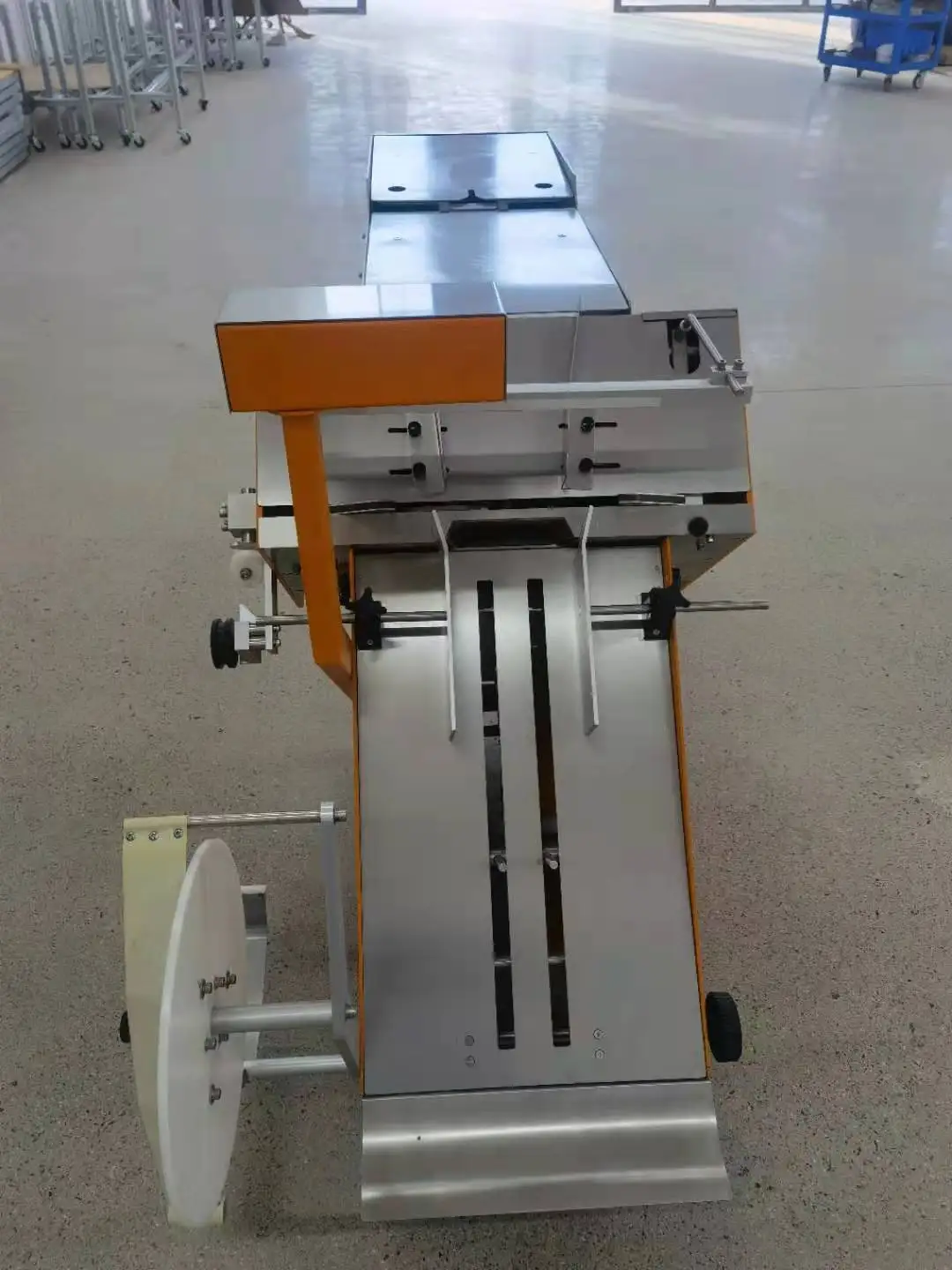 Semi-Automatic Double Wires Clipband Machine Bag Sealing Twist Tie Machine for Toast Bags Sealing Closing