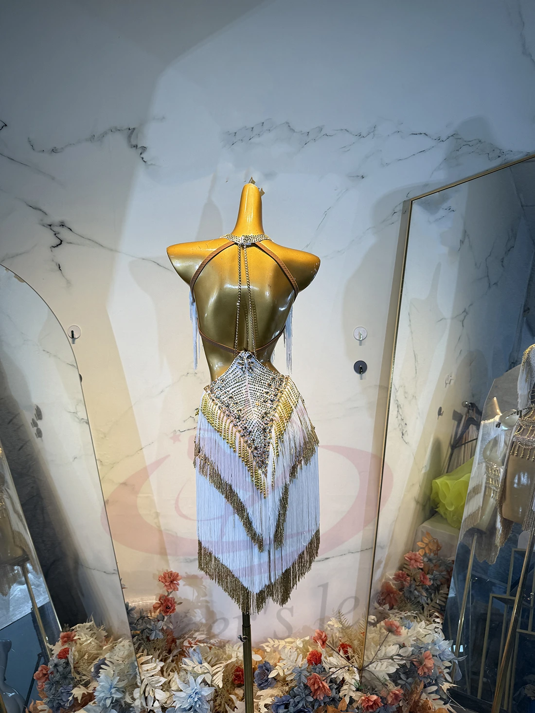 

Платье для латиноамериканских танцев (танго, самба) с вырезами, стразами AB и пайетками, индивидуальный пошив, премиум-класса, для взрослых и детей