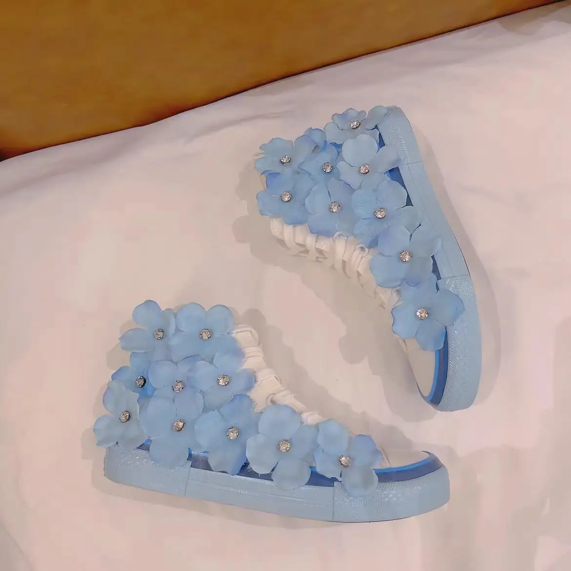 اليد المخصصة حجر الراين ثلاثي الأبعاد زهرة الأحذية القماشية ربيع الموضة أحذية رياضية غير رسمية للنساء 35-39 #2