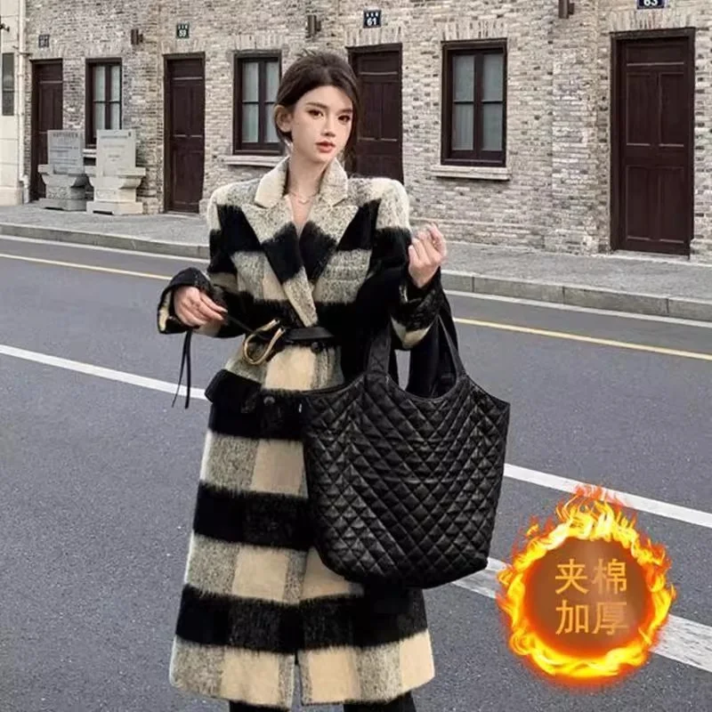 Cappotto di lana scozzese per donna Stile britannico 2025 Nuova giacca imbottita in cotone spesso medio lungo retrò giacca a vento w1616