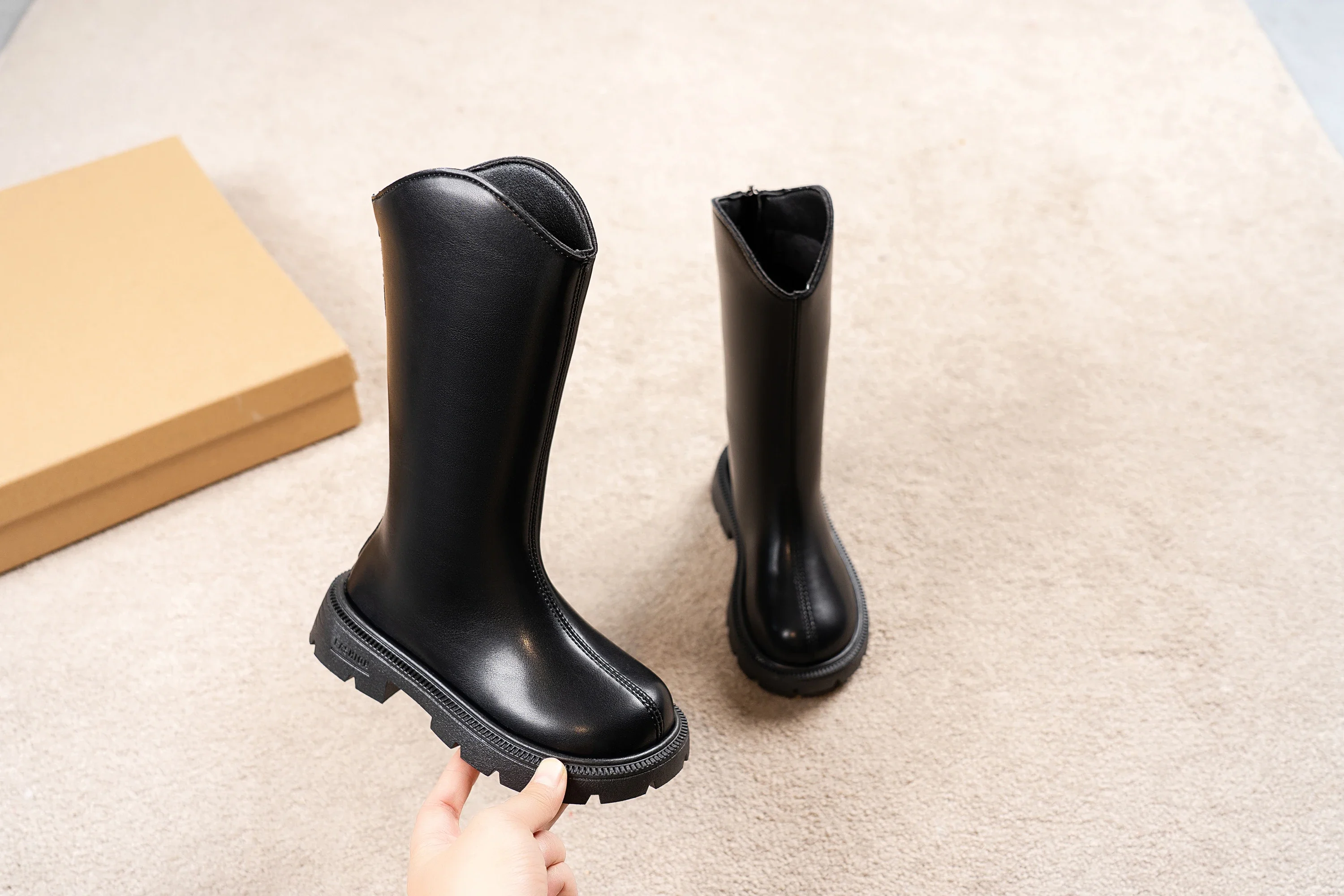 2026 Neue Mädchen-Winterstiefel, hoch, mit Fleecefutter, warm, rutschfest, dicke Sohle, Reißverschluss hinten, für kaltes Wetter, tägliche Outdoor-Stiefel – Detail 4