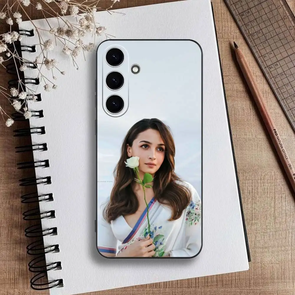 حافظة هاتف A-Alia B-Bhatt Gangubai Role لهاتف سامسونج جالاكسي A73,A72,A71,A70,A53,A52,A51, غطاء أسود من السيليكون الناعم #5