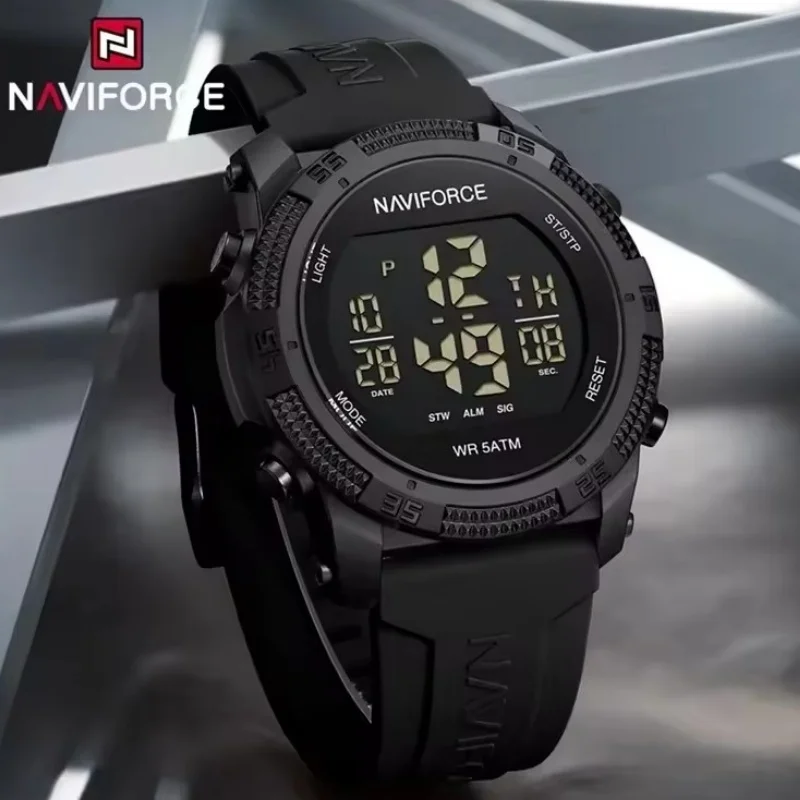 NAVIFORCE 7104 الرياضة الرجال LCD الرقمية الترفيه تاريخ الأسبوع ساعة تنبيه مقاوم للماء سيليكون حزام ساعة إلكترونية الإلكترونية