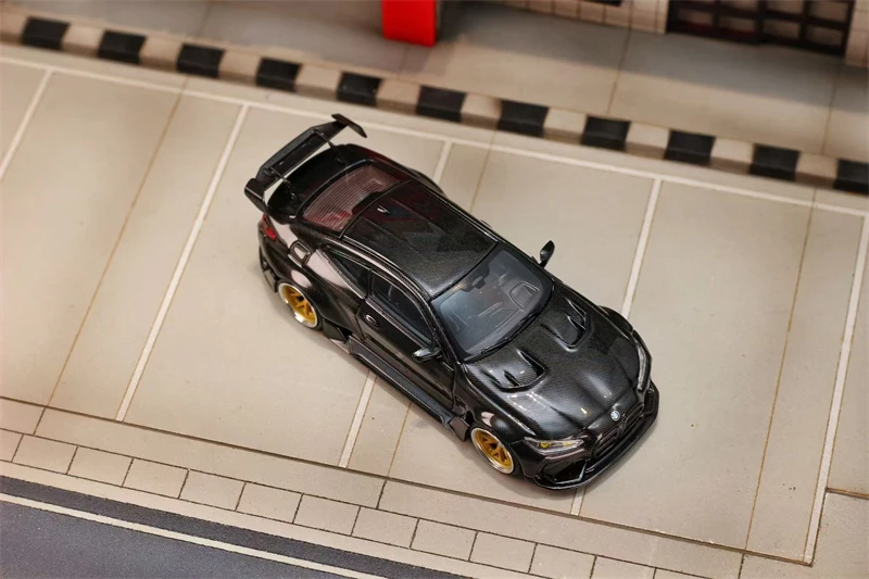 

SW 1:64 M4 ADRO Body Kit Full Carbon Black Модели литых автомобилей FOSHAN AIT 2025 г.