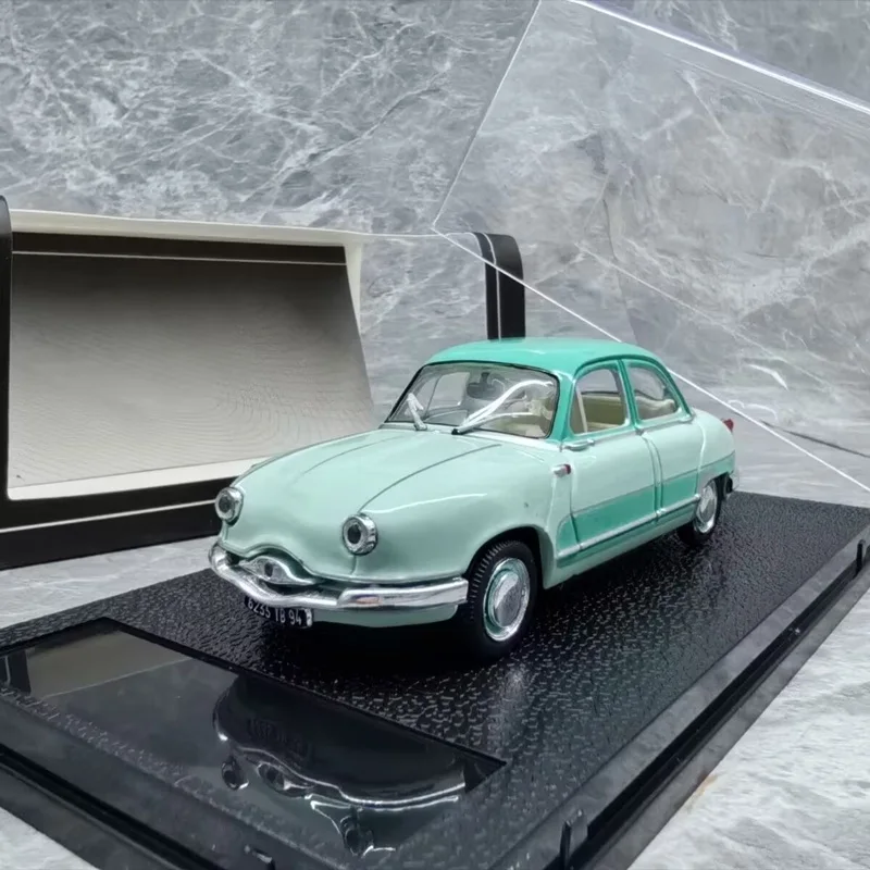

1/43 1957 Panhard Dyna Alloy Classic Car Model Diecasts Metal Retro Old Car Vehicles Model Simulation Miniature Scale Kids Gifts