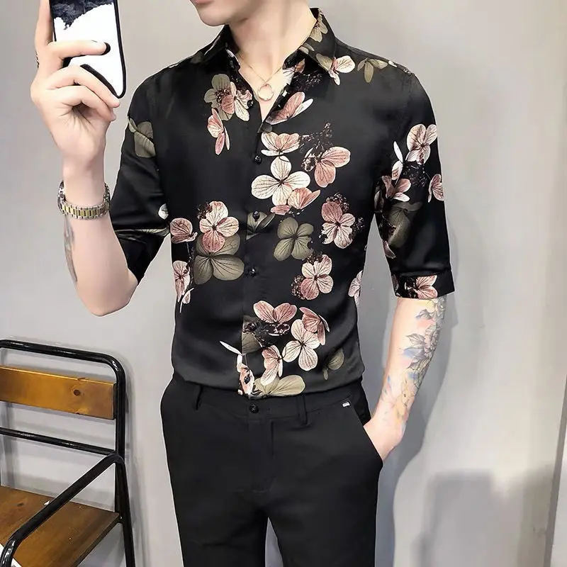 Camisas manga de media con botones de solapa para hombre, ropa informal holgada con estampado coreano, Tops que combinan con todo, primavera y