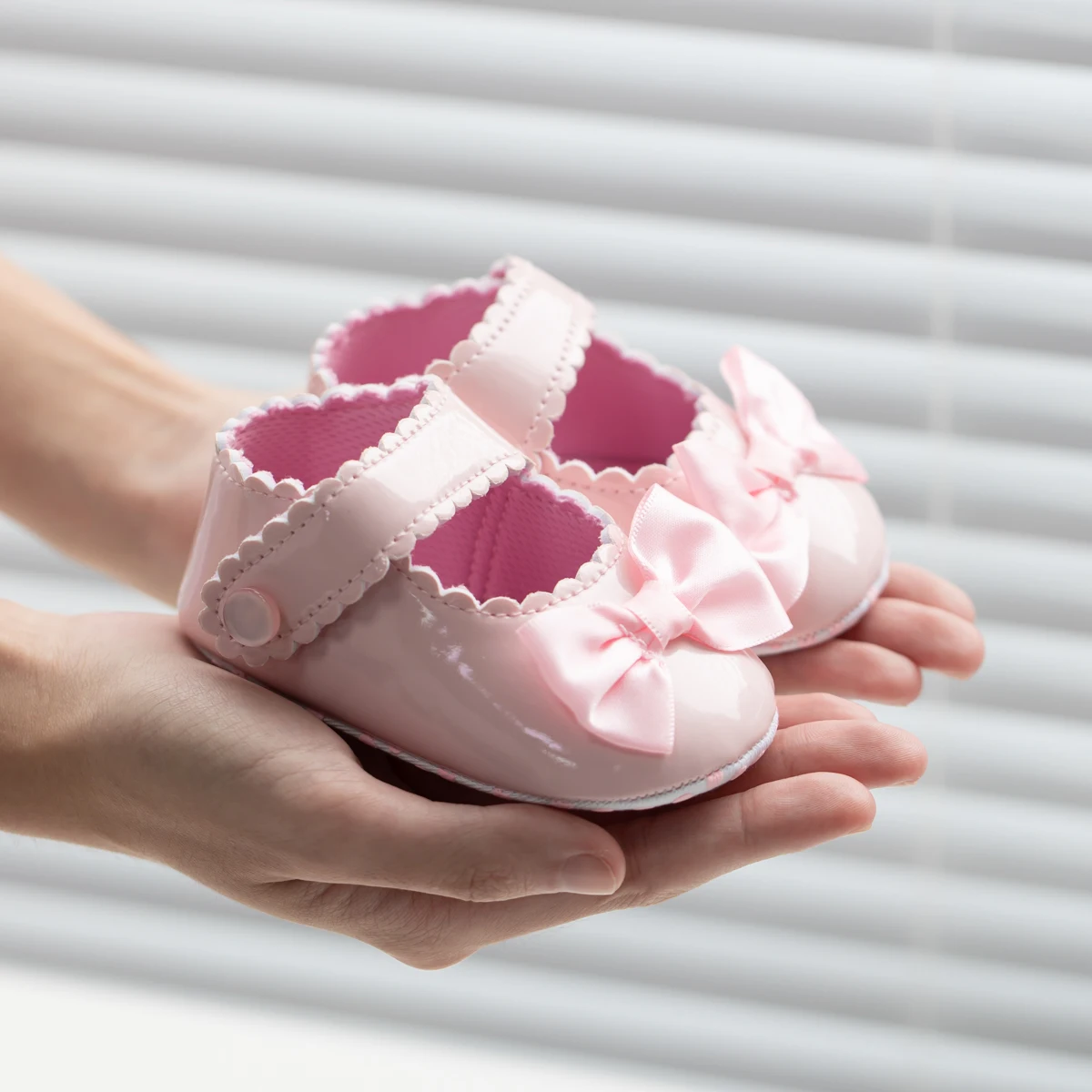 Sandales anti-alde avec nœud papillon pour bébé fille, chaussures provoqué de princesse classiques pour nouveau-né, premiers marcheurs pour tout-petits, CPull Sh, mode 2024