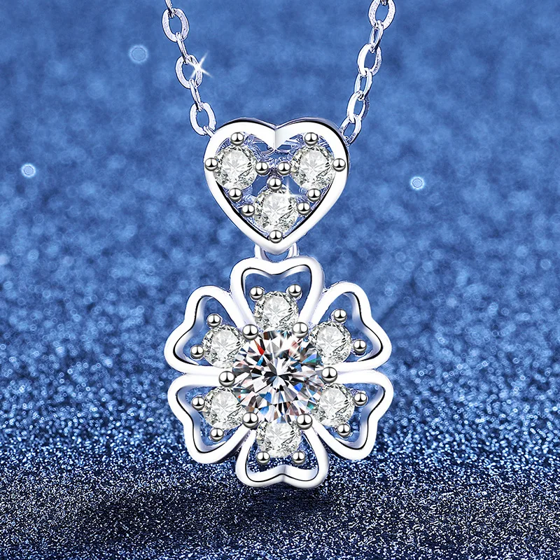 

Platinum PT950 18K Gold Moissanite Necklace with High-end Feel, Heart-shaped Snowflake Moissanite Pendant, Collarbone Chain