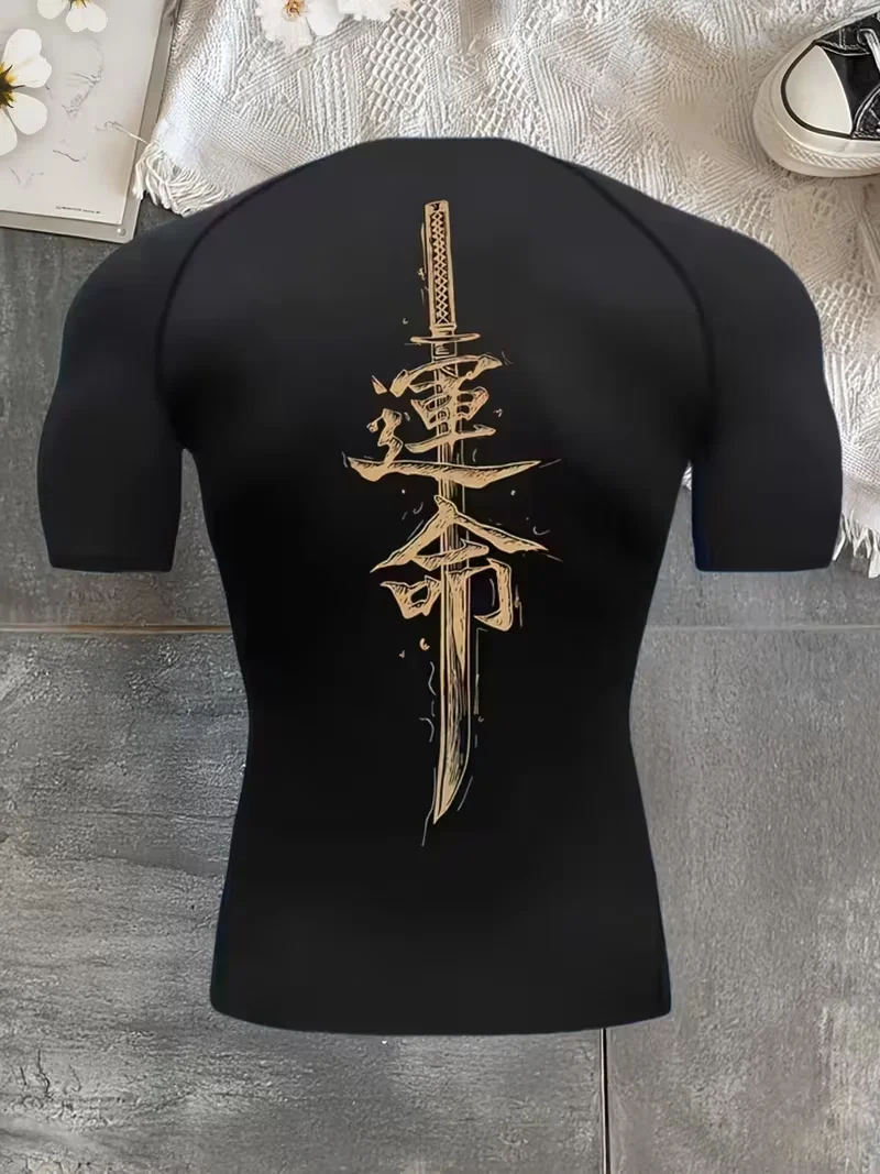 Eng anliegendes, schnelltrocknendes Herren-Sport-T-Shirt mit trendigem Design-Print, hochelastisches Kompressions-T-Shirt mit kurzen Ärmeln.