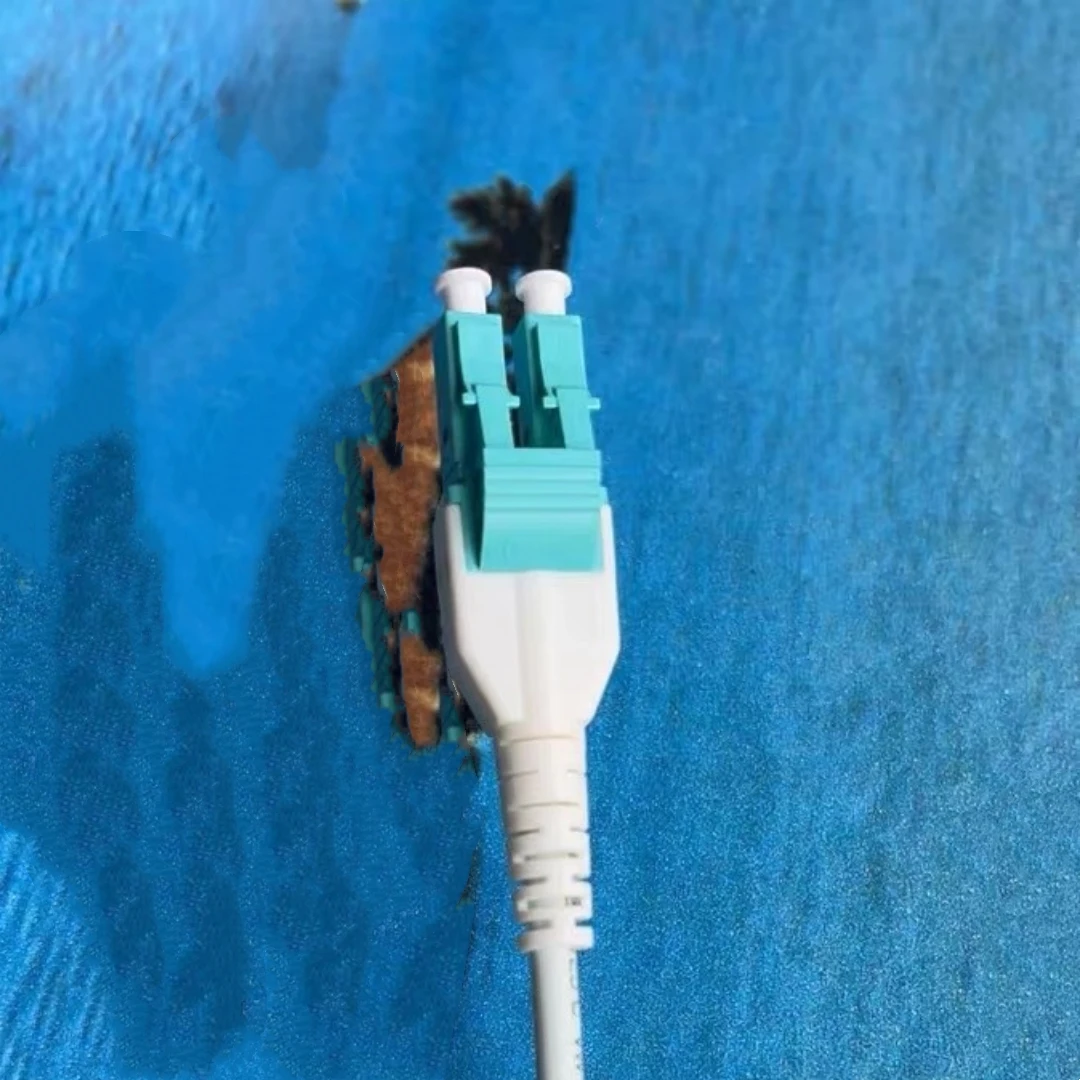 

2-жильный бронированный патч-корд 1м3м5м10м15м20м30м LC-LC Uniboot OM1OM2OM3OM4 2 оптоволоконные перемычки 2C Открытый многомодовый