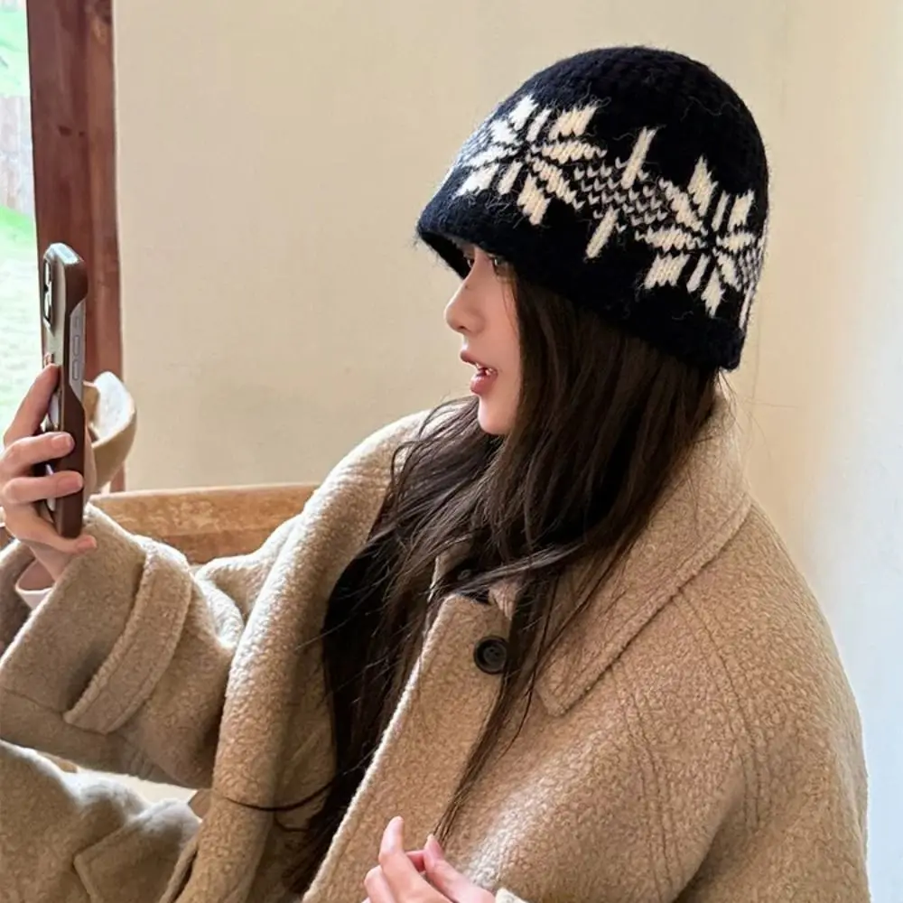 الرجعية الدافئة الجاكار محبوك قبعة مطبوعة الصوف ندفة الثلج بيني لطيف الكورية الطباعة متماسكة قبعة في الهواء الطلق